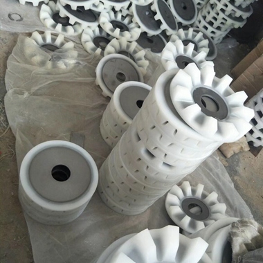 Polyurethane cotton picker